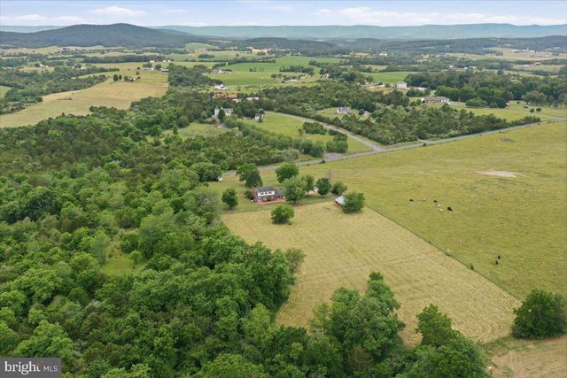 2447 HEADQUARTERS RD, Edinburg, VA 22824