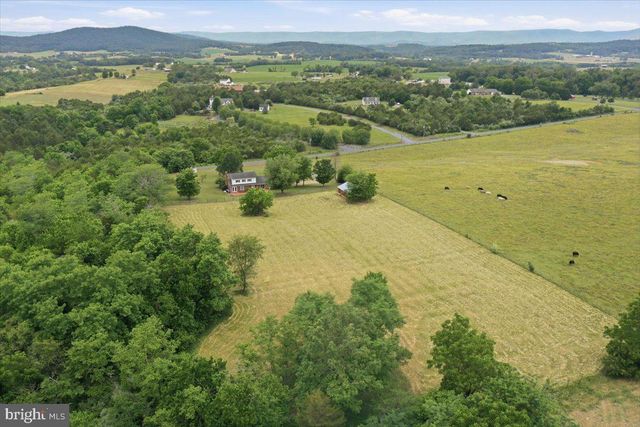 2447 HEADQUARTERS RD, Edinburg, VA 22824
