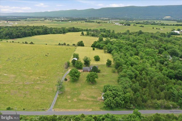 2447 HEADQUARTERS RD, Edinburg, VA 22824