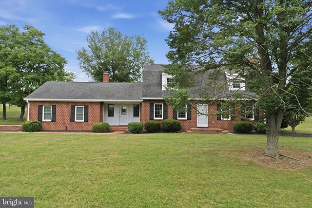 2447 HEADQUARTERS RD, Edinburg, VA 22824
