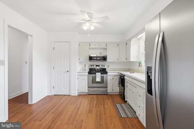 2447 HEADQUARTERS RD, Edinburg, VA 22824