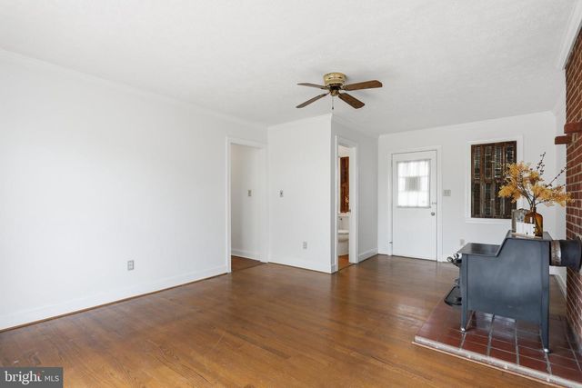 2447 HEADQUARTERS RD, Edinburg, VA 22824