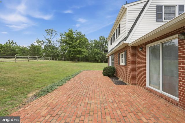 2447 HEADQUARTERS RD, Edinburg, VA 22824