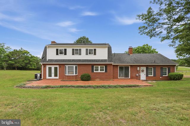 2447 HEADQUARTERS RD, Edinburg, VA 22824