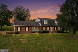 2447 HEADQUARTERS RD, Edinburg, VA 22824