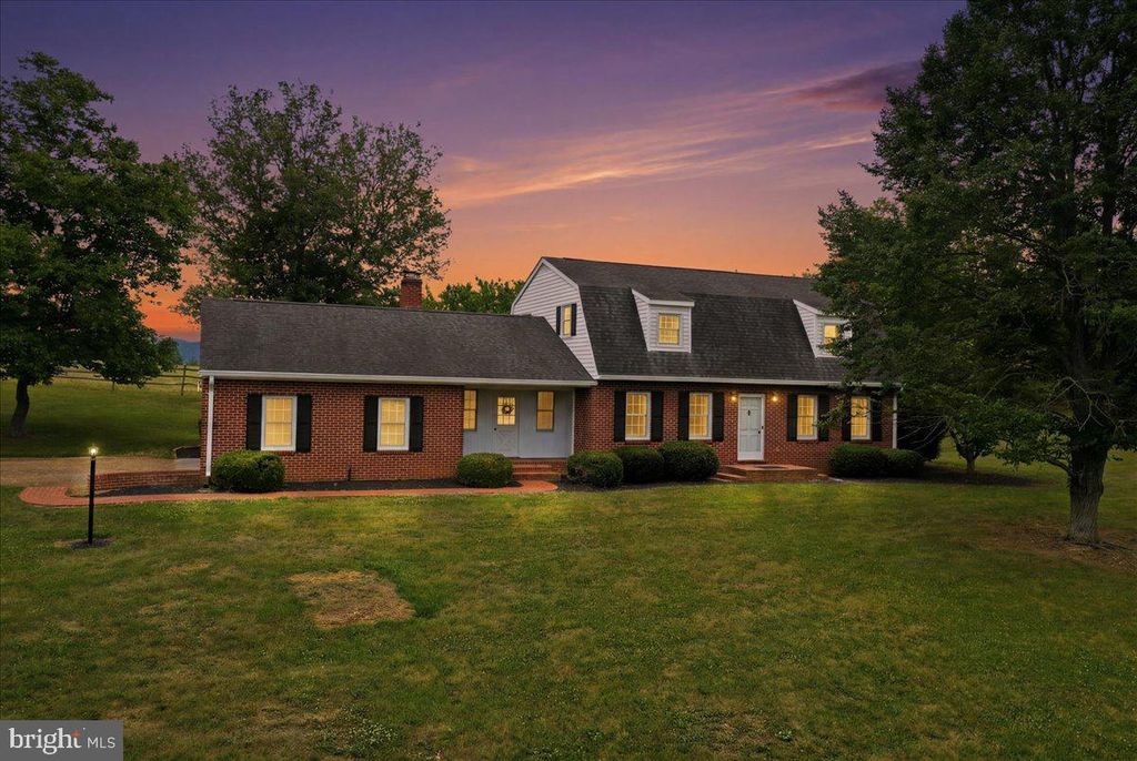 2447 HEADQUARTERS RD, Edinburg, VA 22824