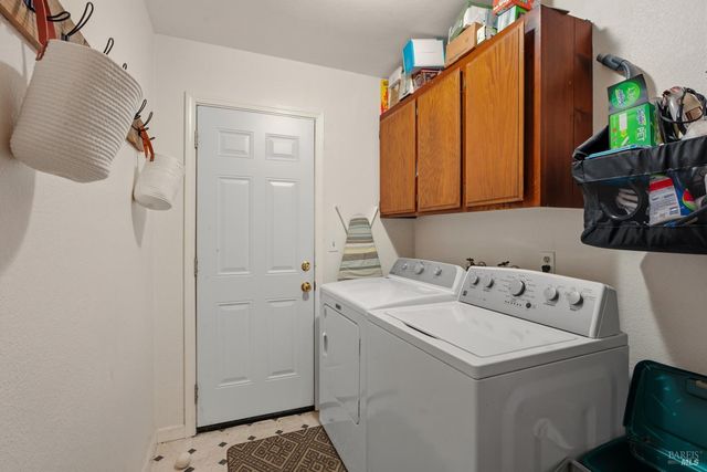 2960 Oak Crest Ave, Lucerne, CA 95458