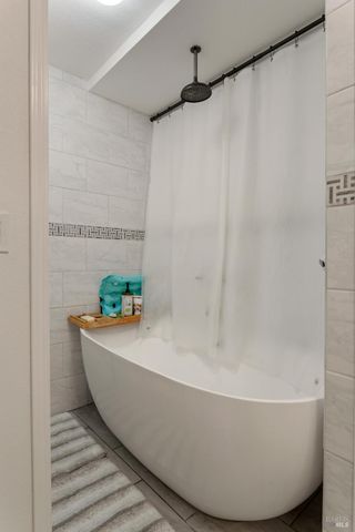 2960 Oak Crest Ave, Lucerne, CA 95458