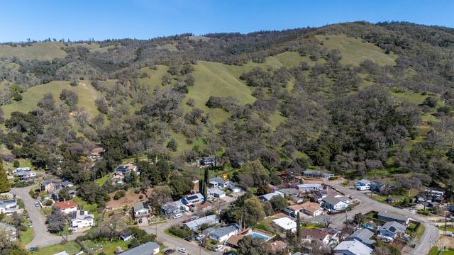 2960 Oak Crest Ave, Lucerne, CA 95458