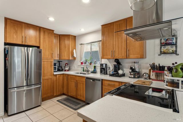 2960 Oak Crest Ave, Lucerne, CA 95458