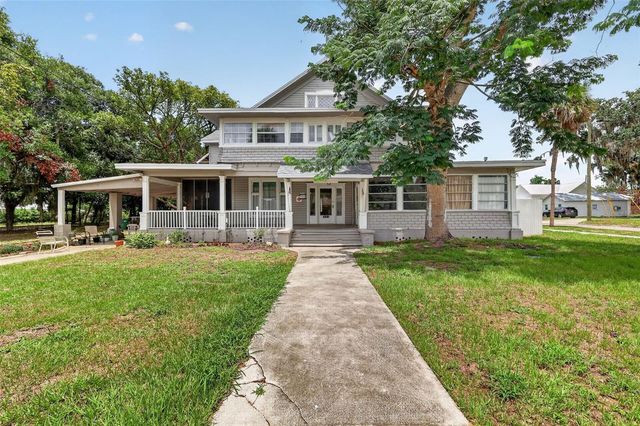 527 E LEMON AVENUE, Eustis, FL 32726