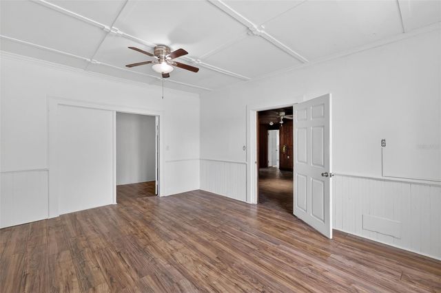 527 E LEMON AVENUE, Eustis, FL 32726