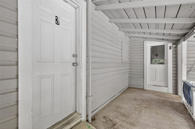 527 E LEMON AVENUE, Eustis, FL 32726