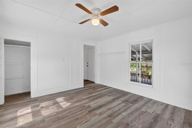 527 E LEMON AVENUE, Eustis, FL 32726