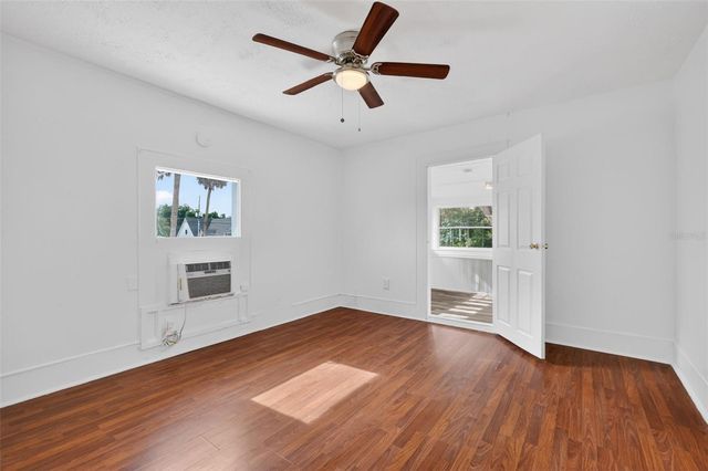 527 E LEMON AVENUE, Eustis, FL 32726