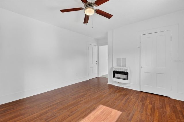 527 E LEMON AVENUE, Eustis, FL 32726