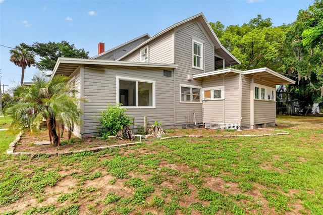 527 E LEMON AVENUE, Eustis, FL 32726