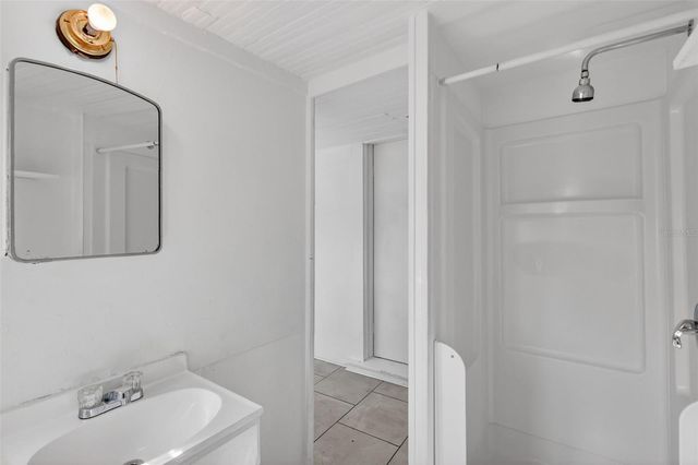 527 E LEMON AVENUE, Eustis, FL 32726