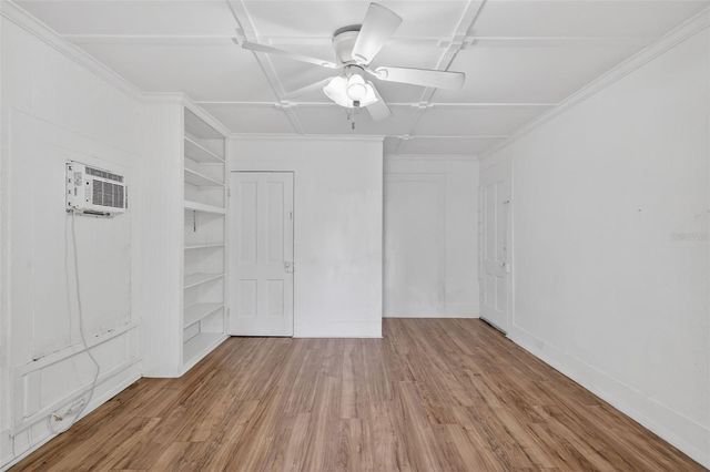527 E LEMON AVENUE, Eustis, FL 32726