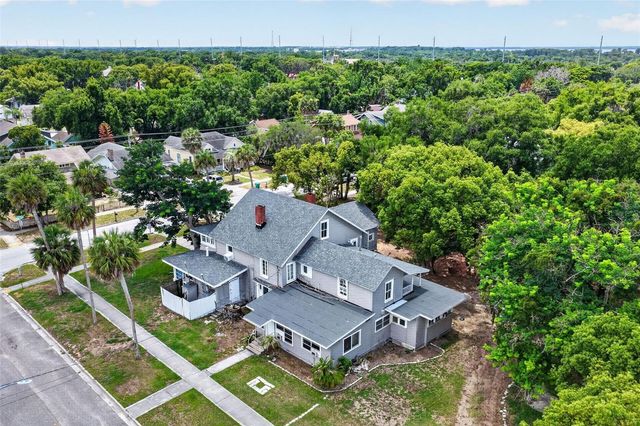 527 E LEMON AVENUE, Eustis, FL 32726