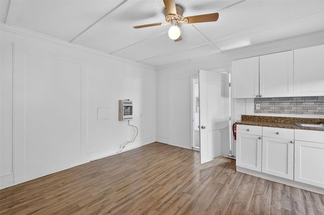 527 E LEMON AVENUE, Eustis, FL 32726