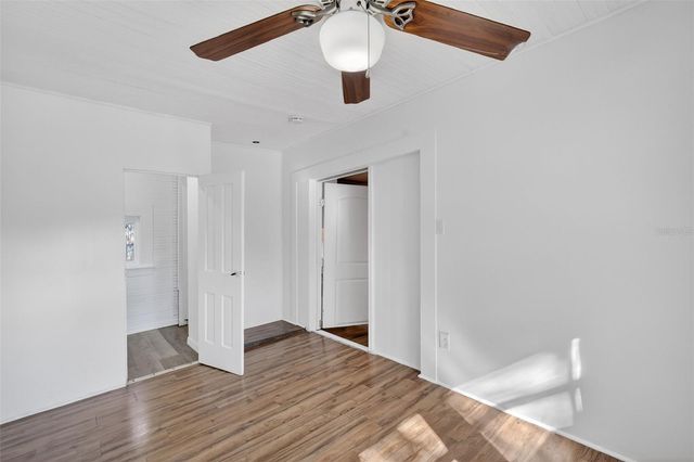 527 E LEMON AVENUE, Eustis, FL 32726