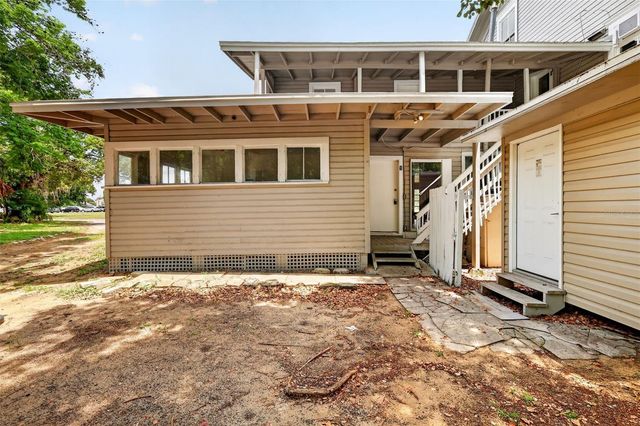 527 E LEMON AVENUE, Eustis, FL 32726