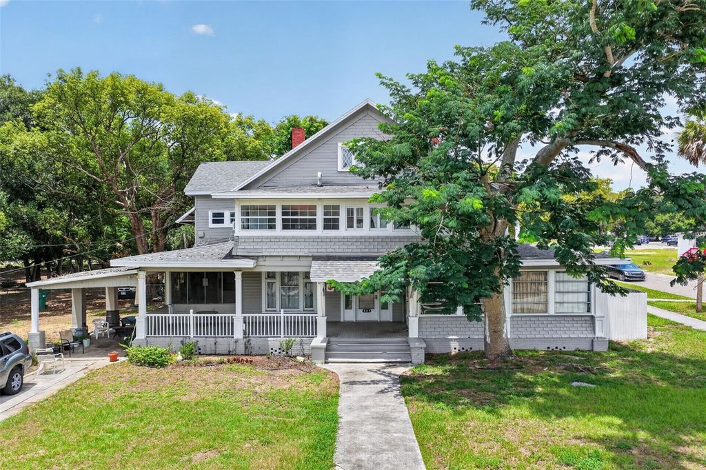 527 E LEMON AVENUE, Eustis, FL 32726