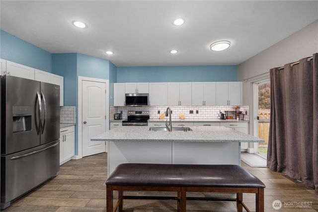 6858 Flute Street SE, Lacey, WA 98513