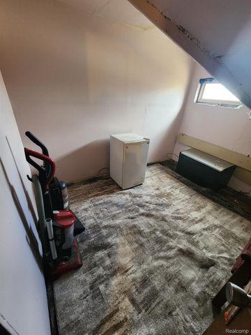 2124 E FOREST Avenue, Detroit, MI 48207