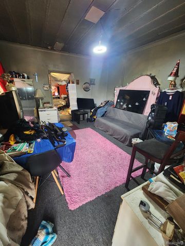 2124 E FOREST Avenue, Detroit, MI 48207