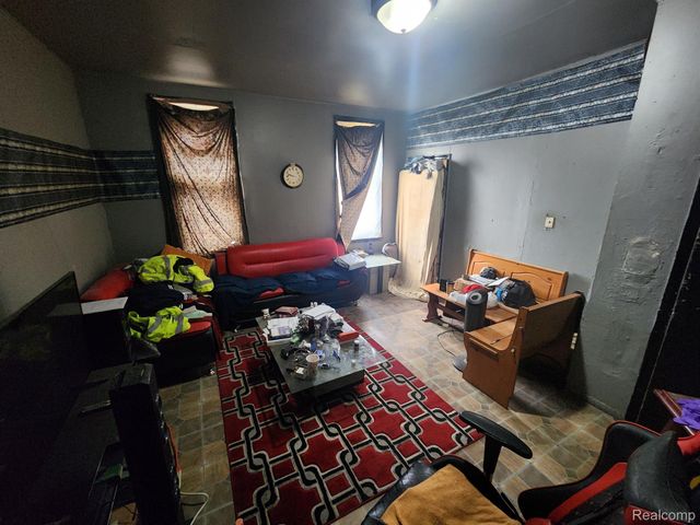 2124 E FOREST Avenue, Detroit, MI 48207