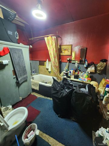 2124 E FOREST Avenue, Detroit, MI 48207