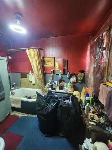 2124 E FOREST Avenue, Detroit, MI 48207