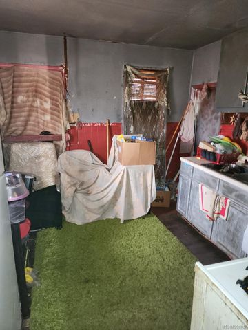 2124 E FOREST Avenue, Detroit, MI 48207