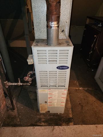 2124 E FOREST Avenue, Detroit, MI 48207