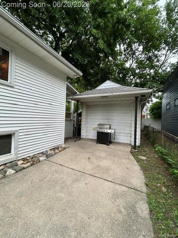 403 California Avenue, Royal Oak, MI 48067