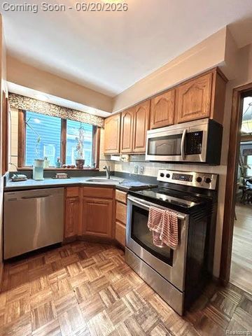 403 California Avenue, Royal Oak, MI 48067