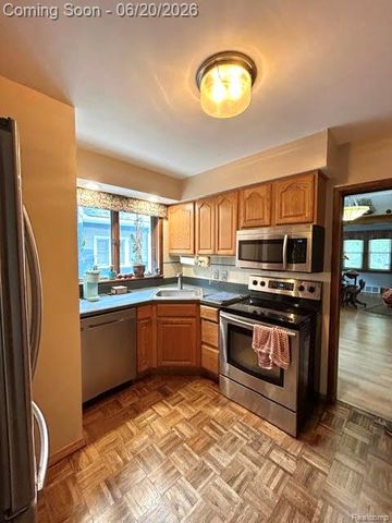 403 California Avenue, Royal Oak, MI 48067