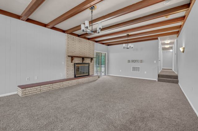 359 Meadow Ln, Oak Grove, KY 42262