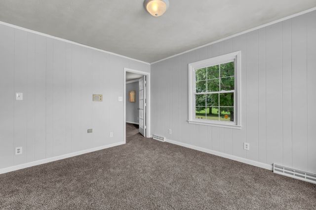 359 Meadow Ln, Oak Grove, KY 42262