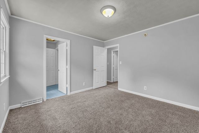 359 Meadow Ln, Oak Grove, KY 42262