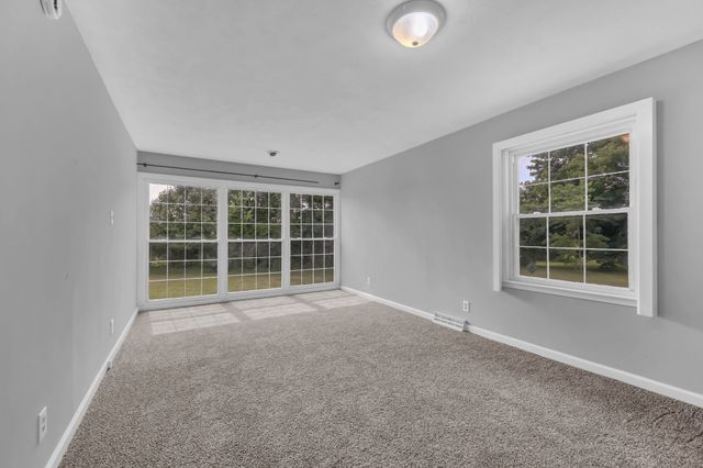 359 Meadow Ln, Oak Grove, KY 42262
