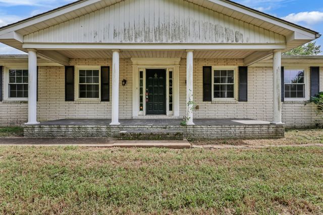 359 Meadow Ln, Oak Grove, KY 42262