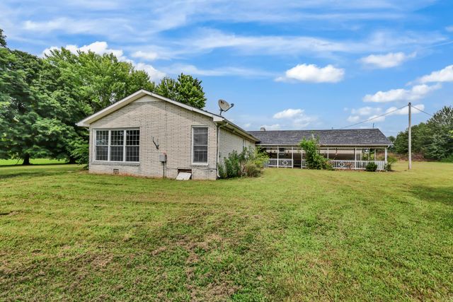 359 Meadow Ln, Oak Grove, KY 42262