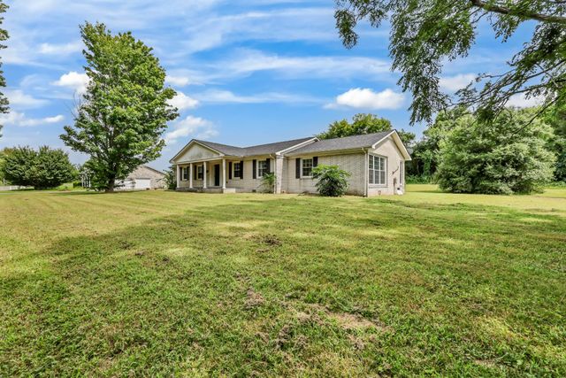 359 Meadow Ln, Oak Grove, KY 42262