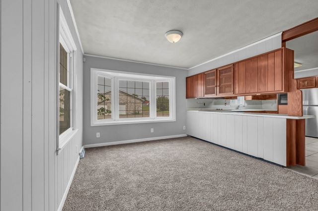 359 Meadow Ln, Oak Grove, KY 42262