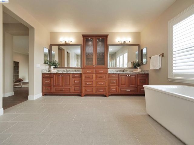 2109 Elderberry Dr, San Ramon, CA 94582