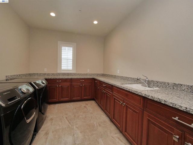 2109 Elderberry Dr, San Ramon, CA 94582
