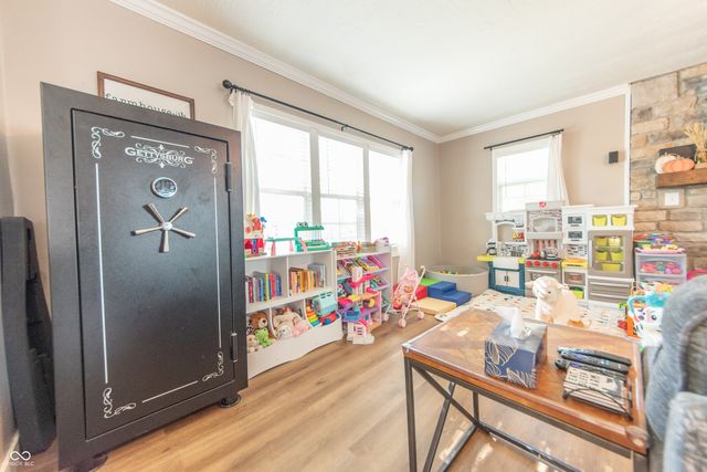 902 18th Street, Columbus, IN 47201